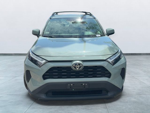 Used 2022 Toyota RAV4 XLE w/ Convenience Package AWD/4WD image 2