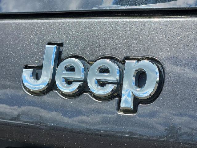 Used 2019 Jeep Cherokee Limited w/ Technology Group AWD/4WD image 30