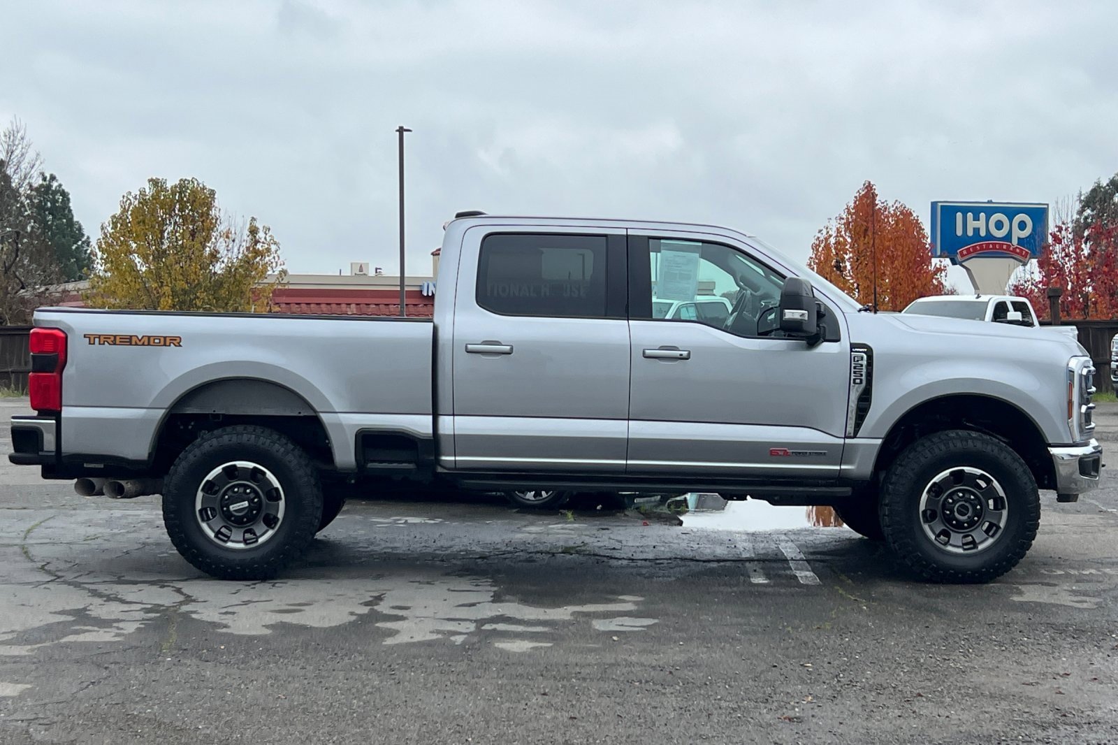 Certified 2024 Ford F250 Lariat w/ Tremor Off-Road Package image 3