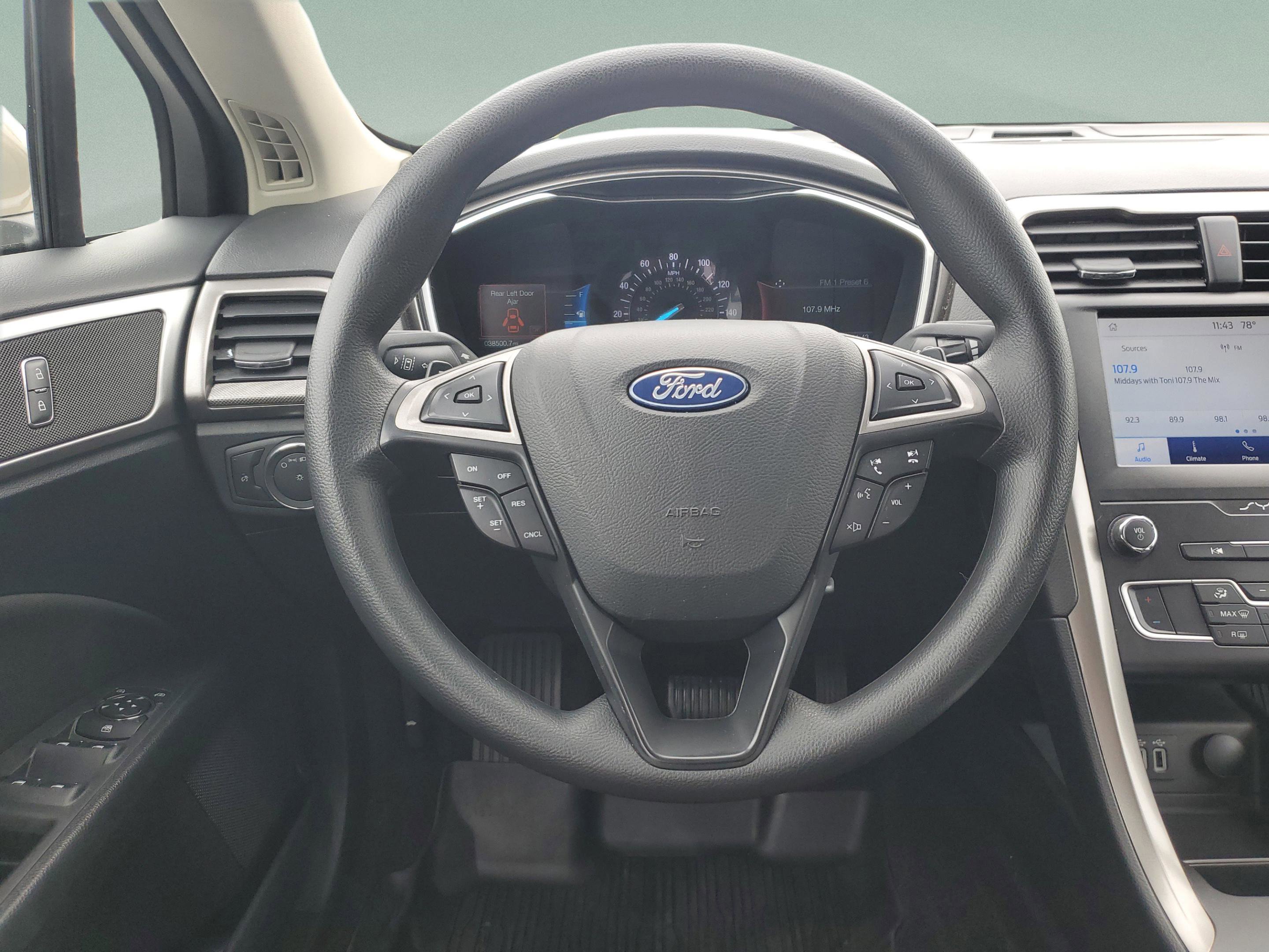 Certified 2019 Ford Fusion SE FWD image 9