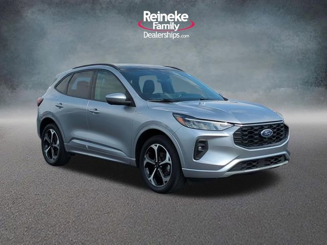 Certified 2023 Ford Escape ST-Line Select w/ Tech Pack #2 AWD/4WD image 3