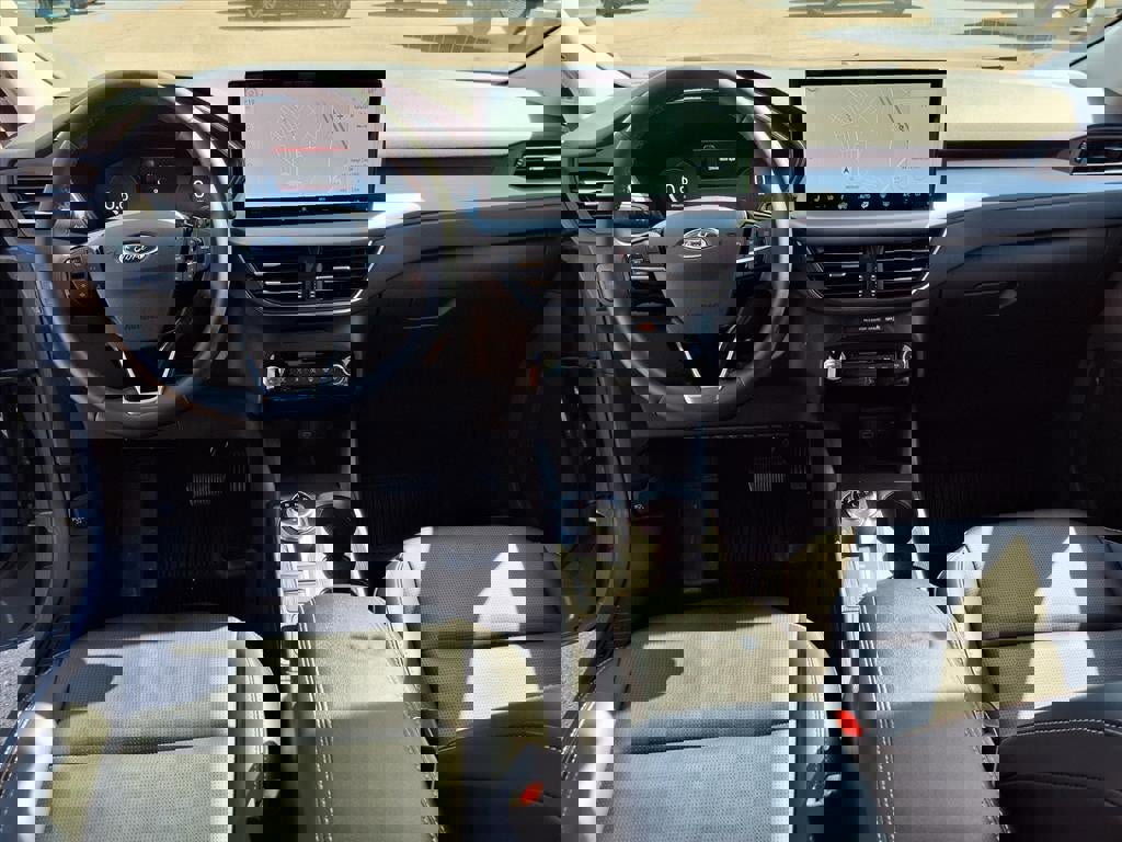 Certified 2023 Ford Escape Platinum w/ Class II Trailer Tow Package image 14