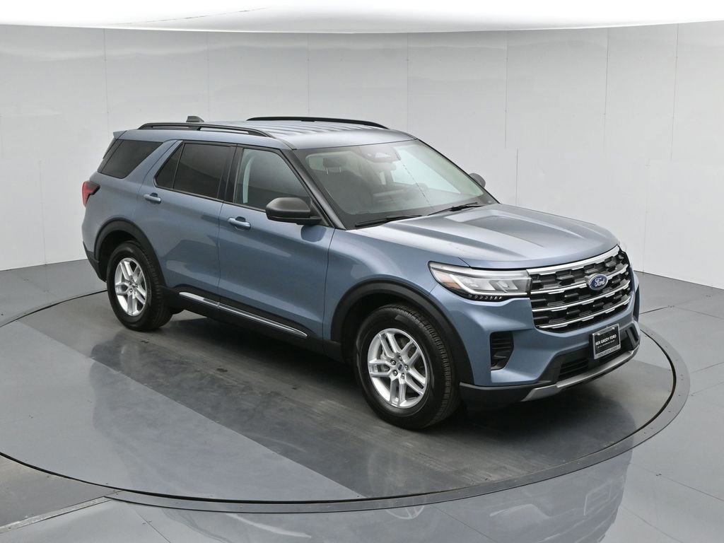 Certified 2025 Ford Explorer Active RWD image 4