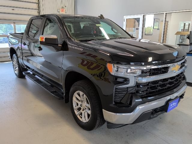 Used 2022 Chevrolet Silverado 1500 LT AWD/4WD image 5