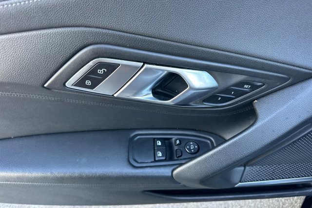 Used 2022 BMW Z4 sDrive30i w/ Driving Assistance Package image 11