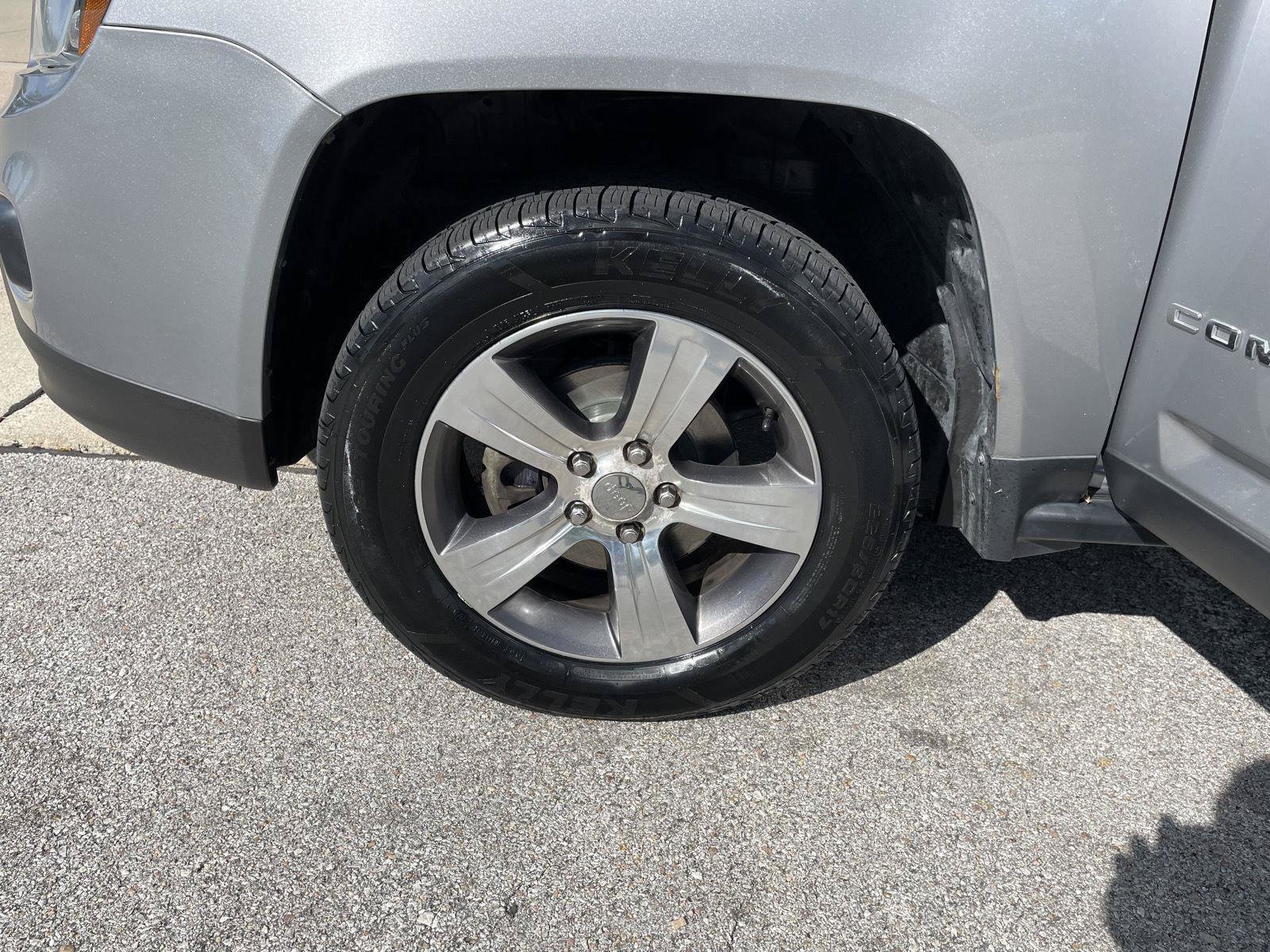 Used 2017 Jeep Compass High Altitude AWD/4WD image 10