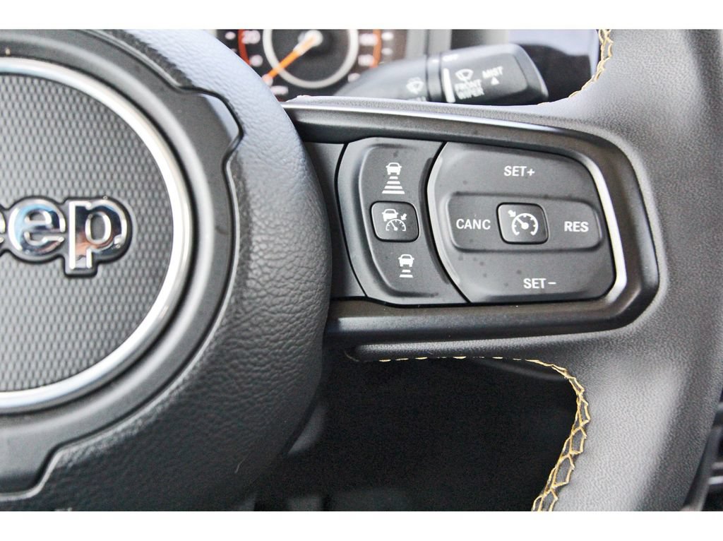 Used 2024 Jeep Gladiator Overland AWD/4WD image 19