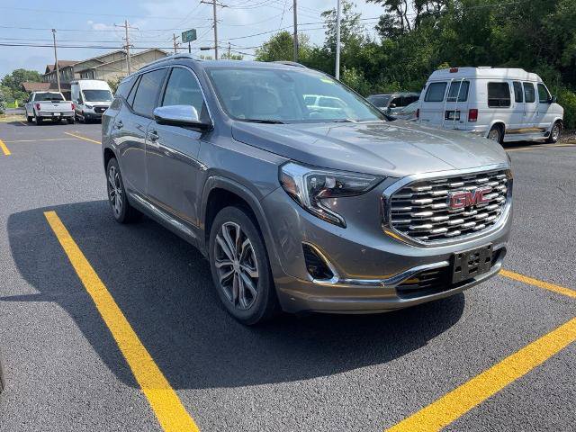 Used 2020 GMC Terrain Denali w/ Denali Premium Package AWD/4WD image 1