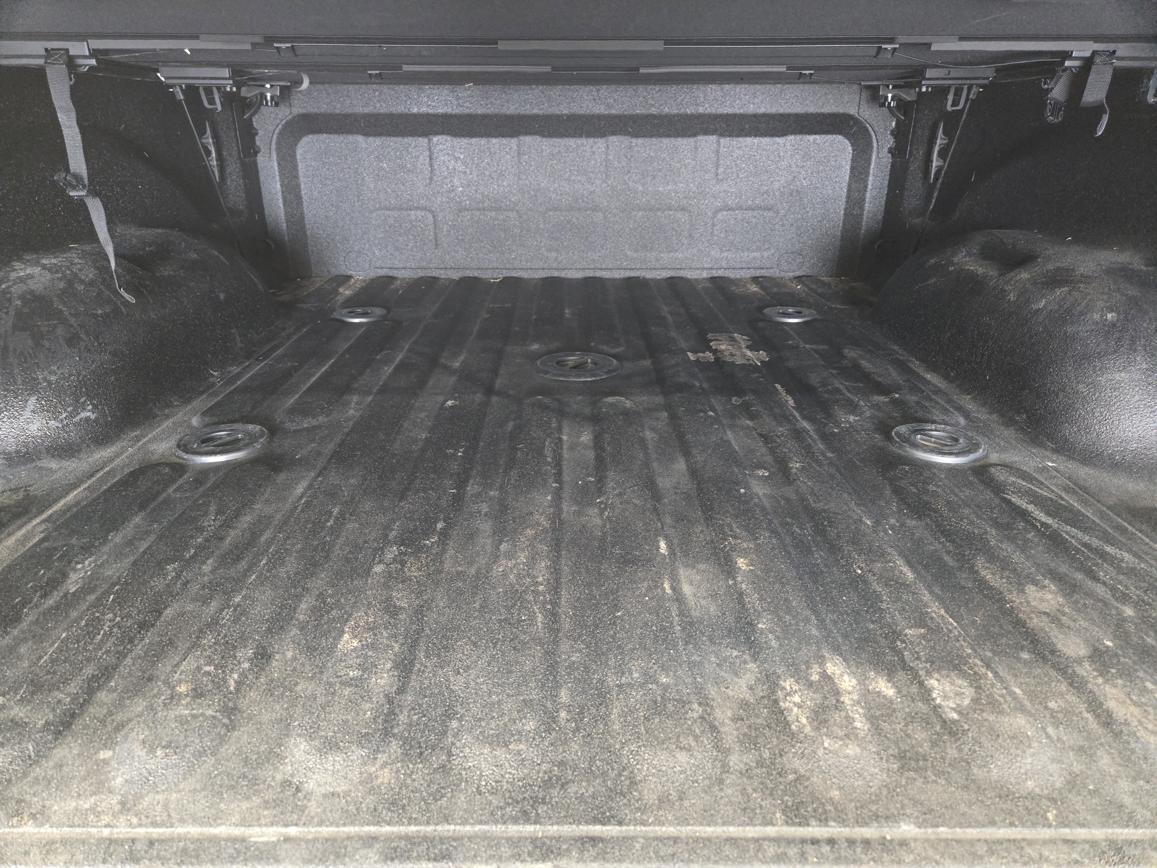 Used 2025 RAM 2500 Laramie AWD/4WD image 32