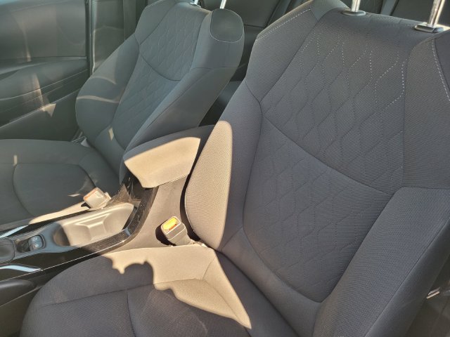 Used 2020 Toyota Corolla LE FWD image 13