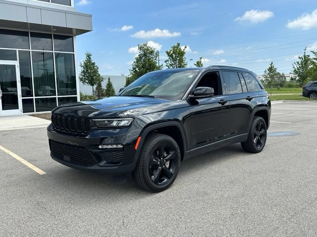Used 2024 Jeep Grand Cherokee Limited w/ Black Appearance Package