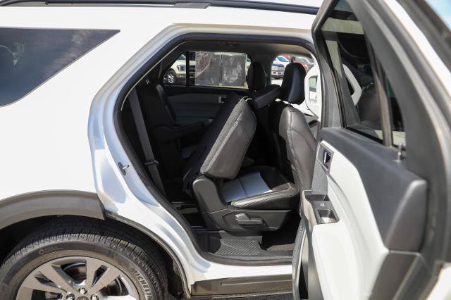 Certified 2024 Ford Explorer XLT w/ XLT Sport Appearance Package AWD/4WD image 37
