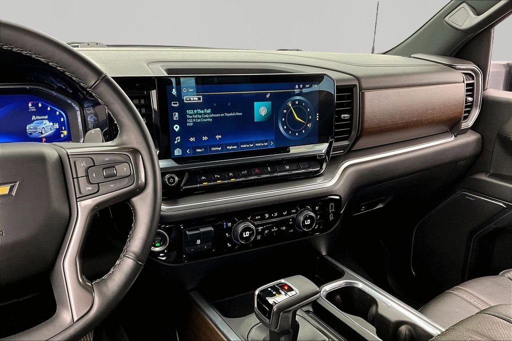 Used 2024 Chevrolet Silverado 1500 High Country w/ High Country Premium Package AWD/4WD image 6
