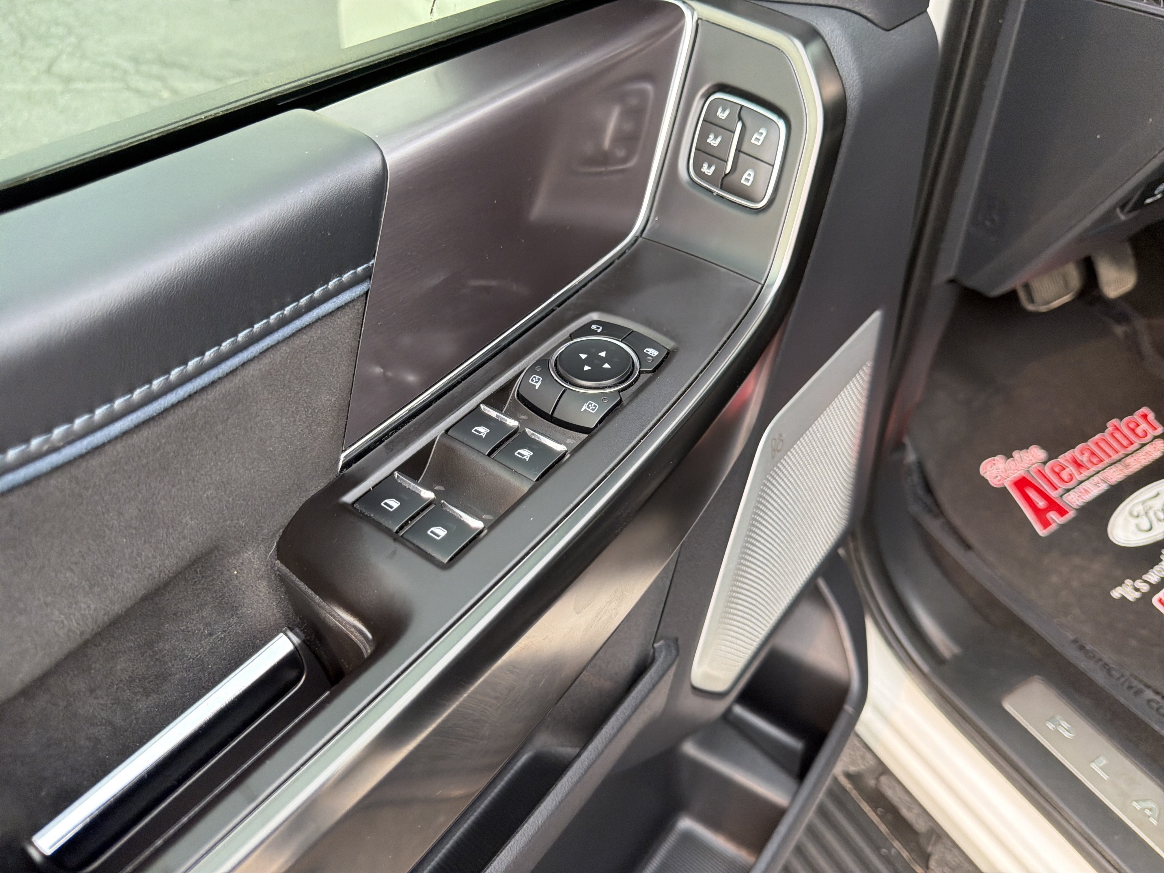 Certified 2024 Ford F150 Platinum w/ FX4 Off-Road Package AWD/4WD image 16
