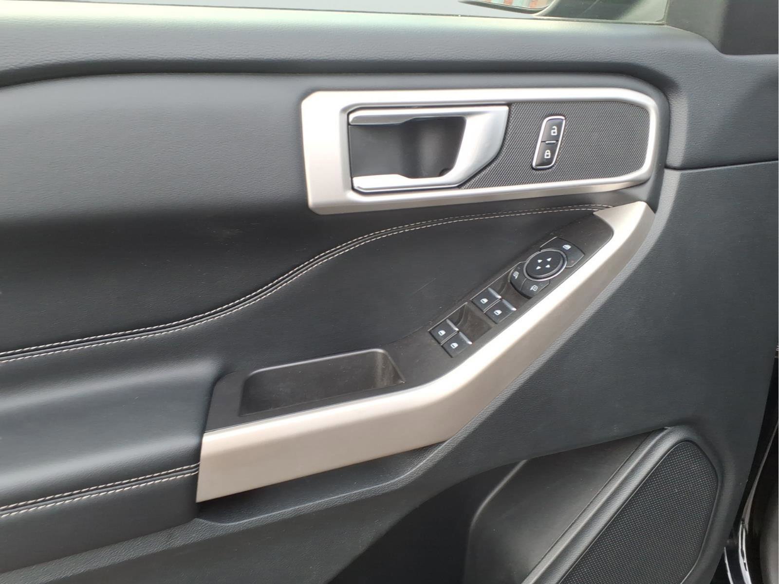 Certified 2023 Ford Explorer XLT w/ Equipment Group 202A image 9