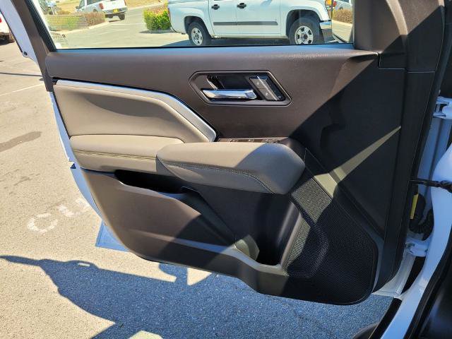 Used 2026 Chevrolet Colorado ZR2 w/ Technology Package AWD/4WD image 27