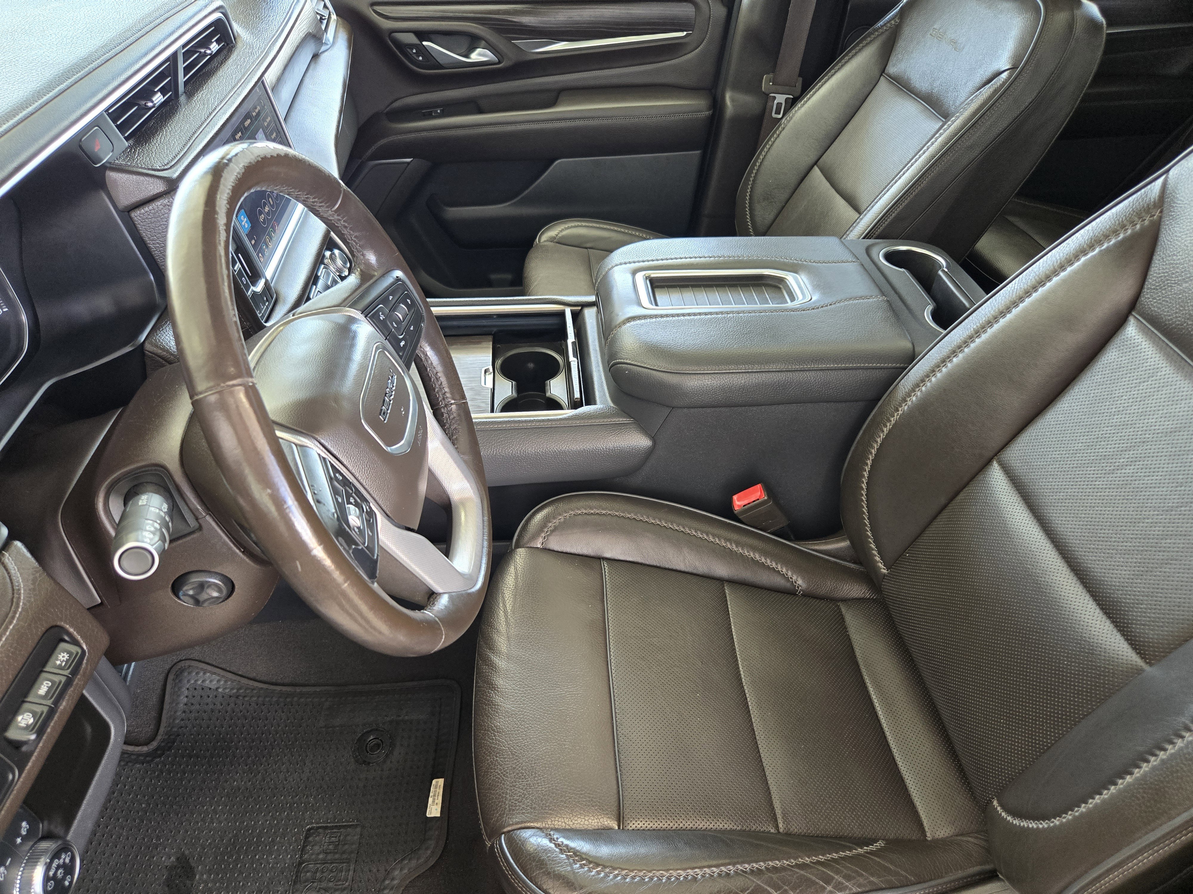Used 2021 GMC Yukon Denali w/ Advanced Technology Package RWD image 9
