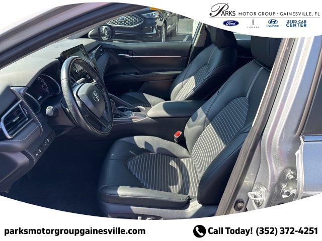 Used 2024 Toyota Camry SE image 11