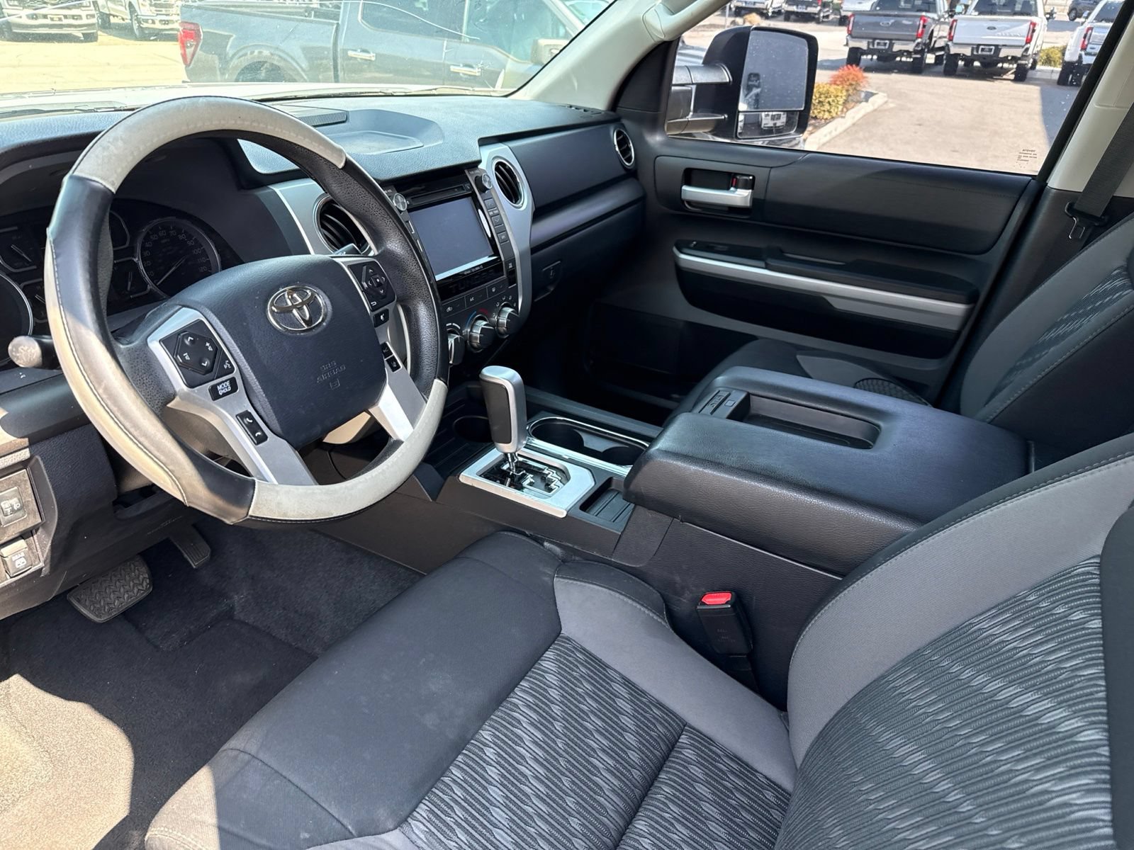 Used 2019 Toyota Tundra SR5 w/ SR5 Upgrade Package AWD/4WD image 11