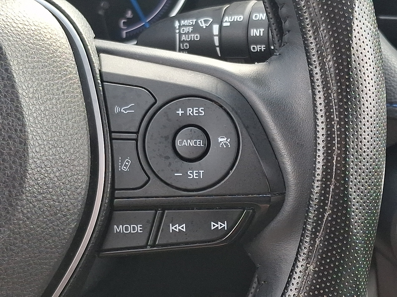 Used 2023 Toyota RAV4 SE w/ Convenience Package AWD/4WD image 28