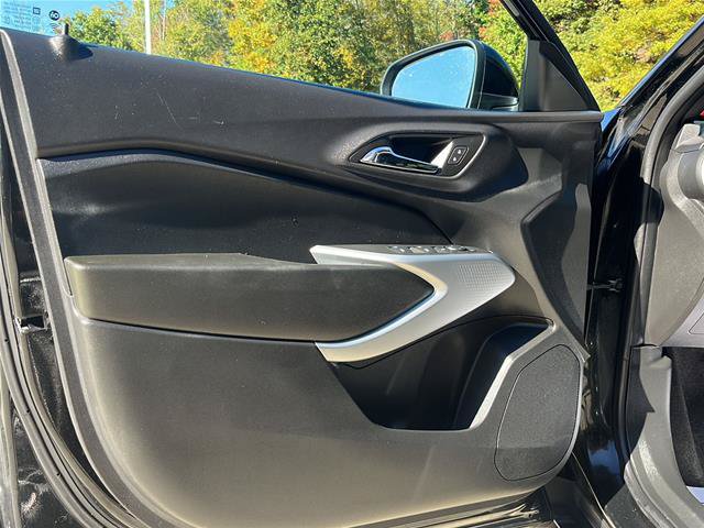 Used 2025 Chevrolet Trax RS w/ Driver Confidence Package FWD image 9