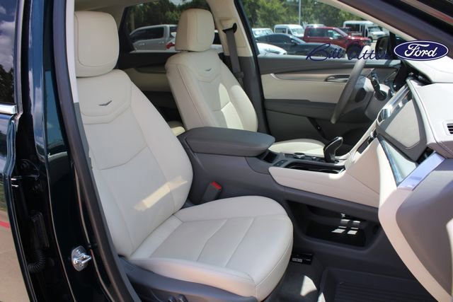 Used 2025 Cadillac XT5 Premium Luxury w/ Technology Package image 11