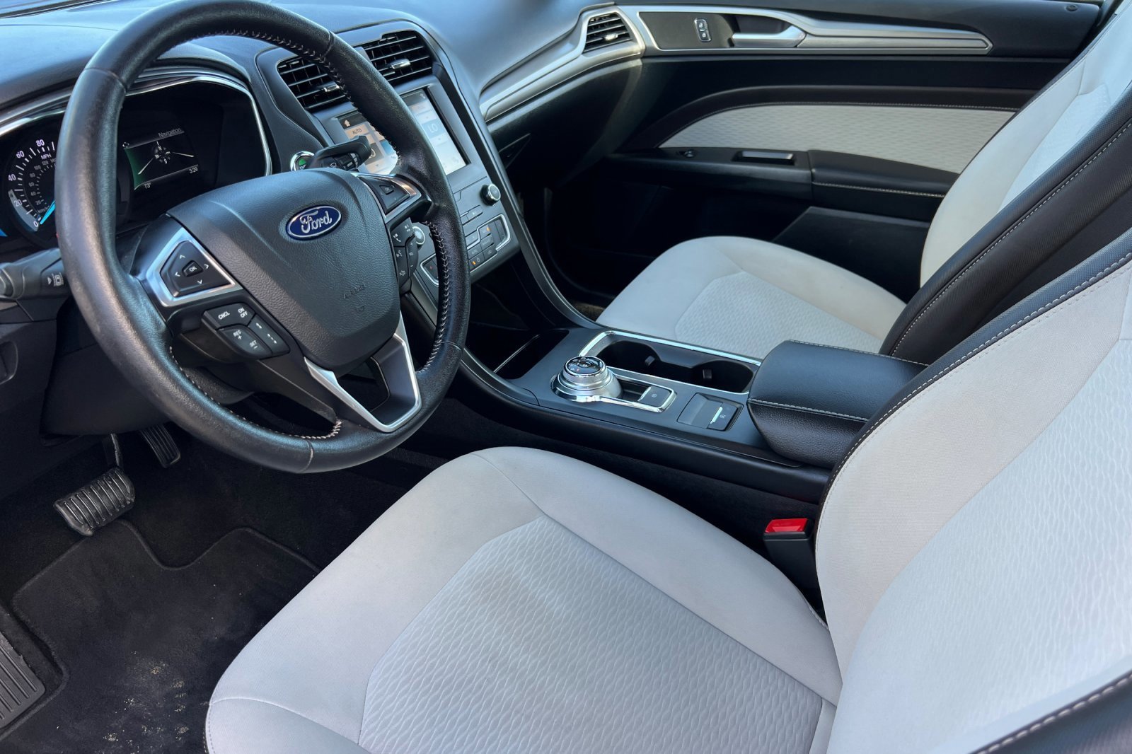 Certified 2019 Ford Fusion SE w/ Equipment Group 151A image 11