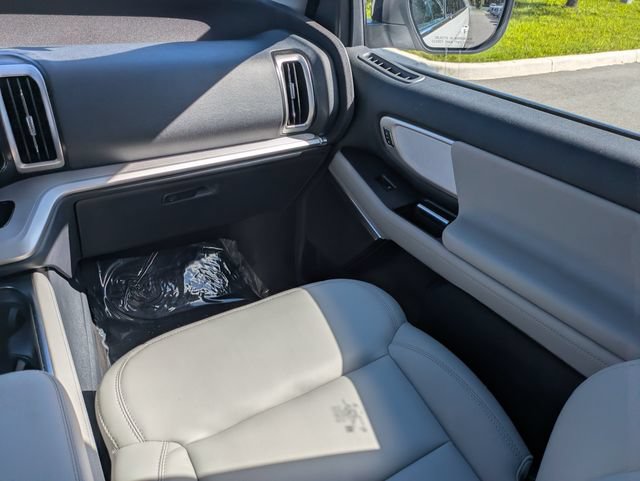 Certified 2027 Ford Expedition Active RWD image 17