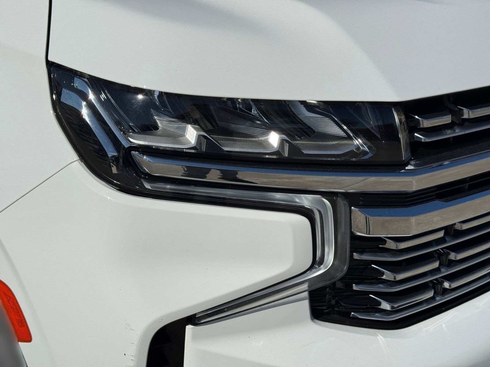 Used 2023 Chevrolet Suburban Premier image 10