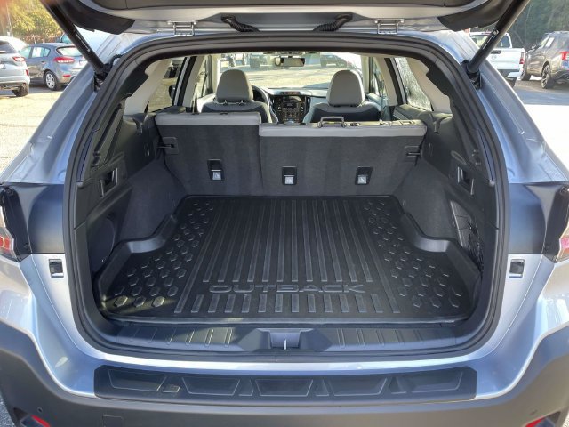 Used 2025 Subaru Outback Limited w/ Popular Package #2 AWD/4WD image 9