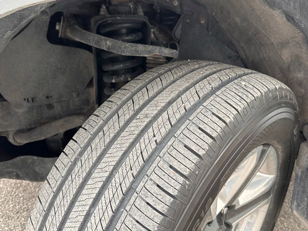 Used 2018 Toyota Tacoma Limited image 9