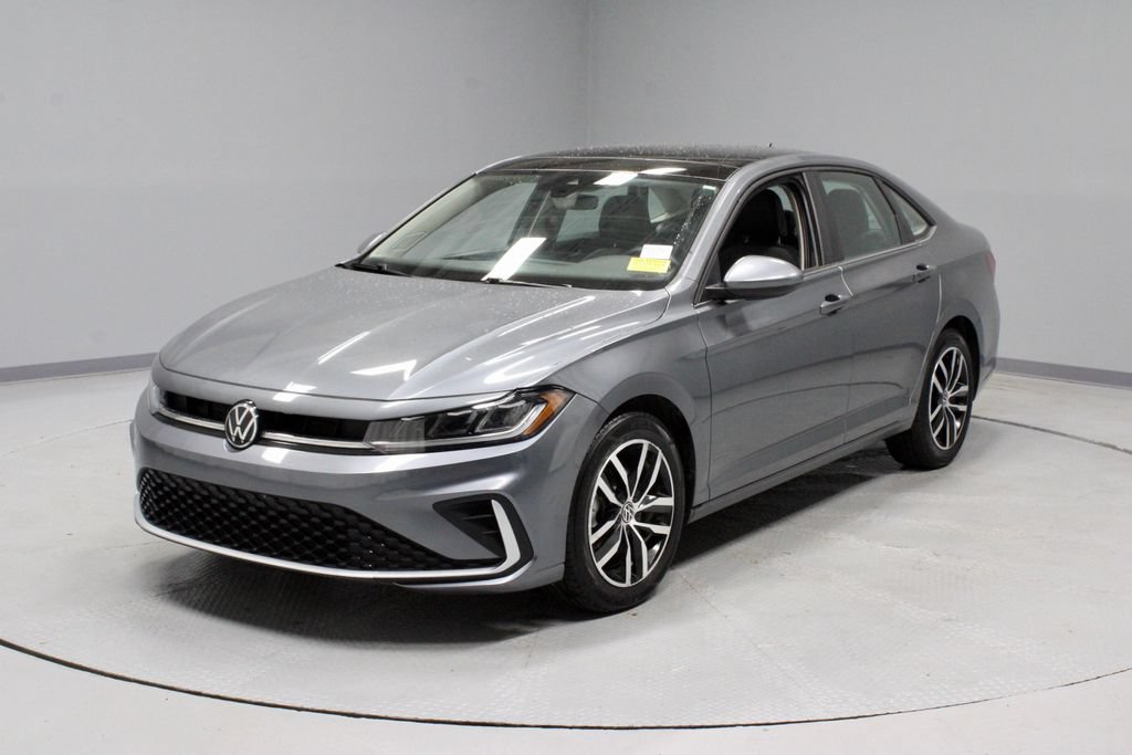 Used 2025 Volkswagen Jetta SE FWD image 6