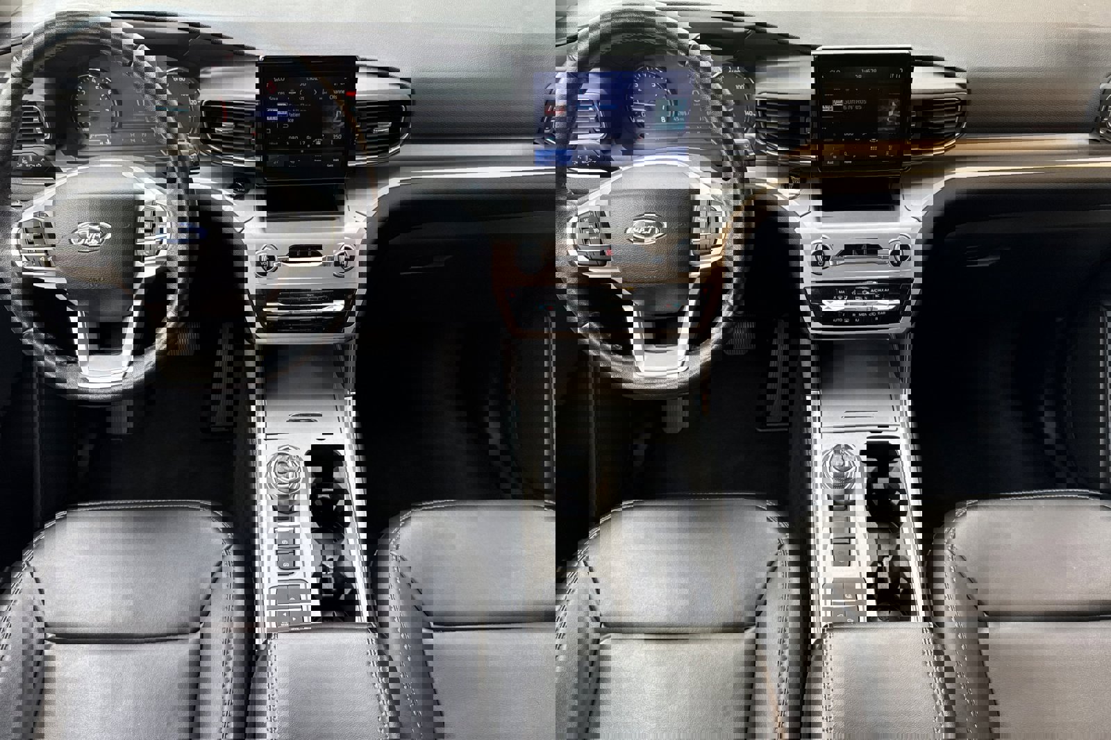 Certified 2022 Ford Explorer XLT w/ Equipment Group 202A image 14