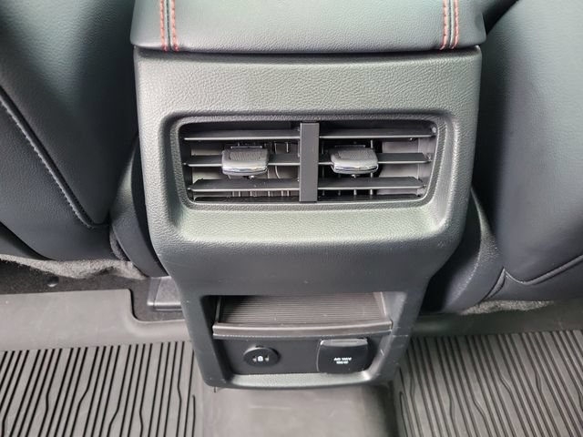 Certified 2024 Ford Edge ST-Line AWD/4WD image 29