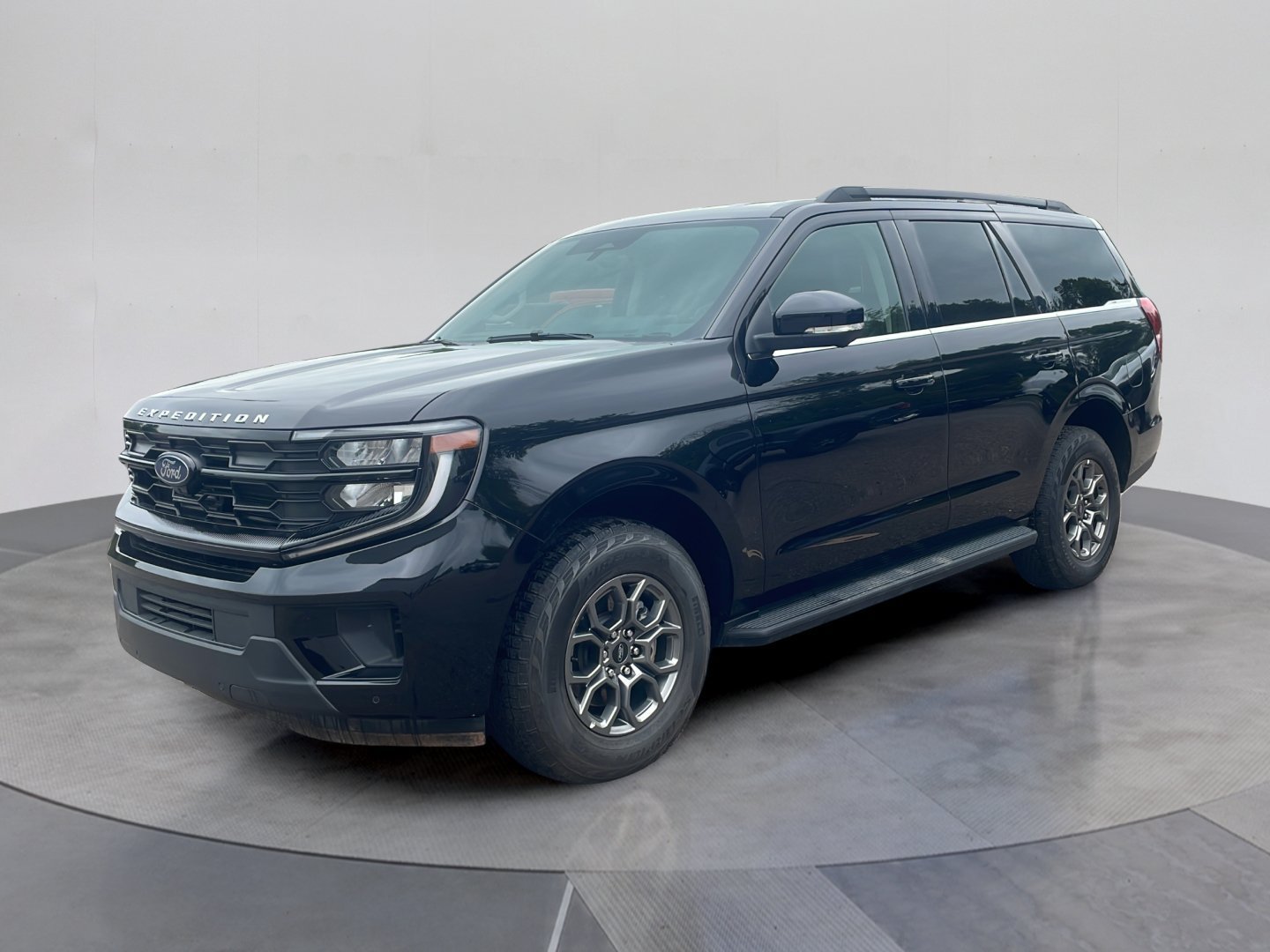 Certified 2026 Ford Expedition Active AWD/4WD image 1