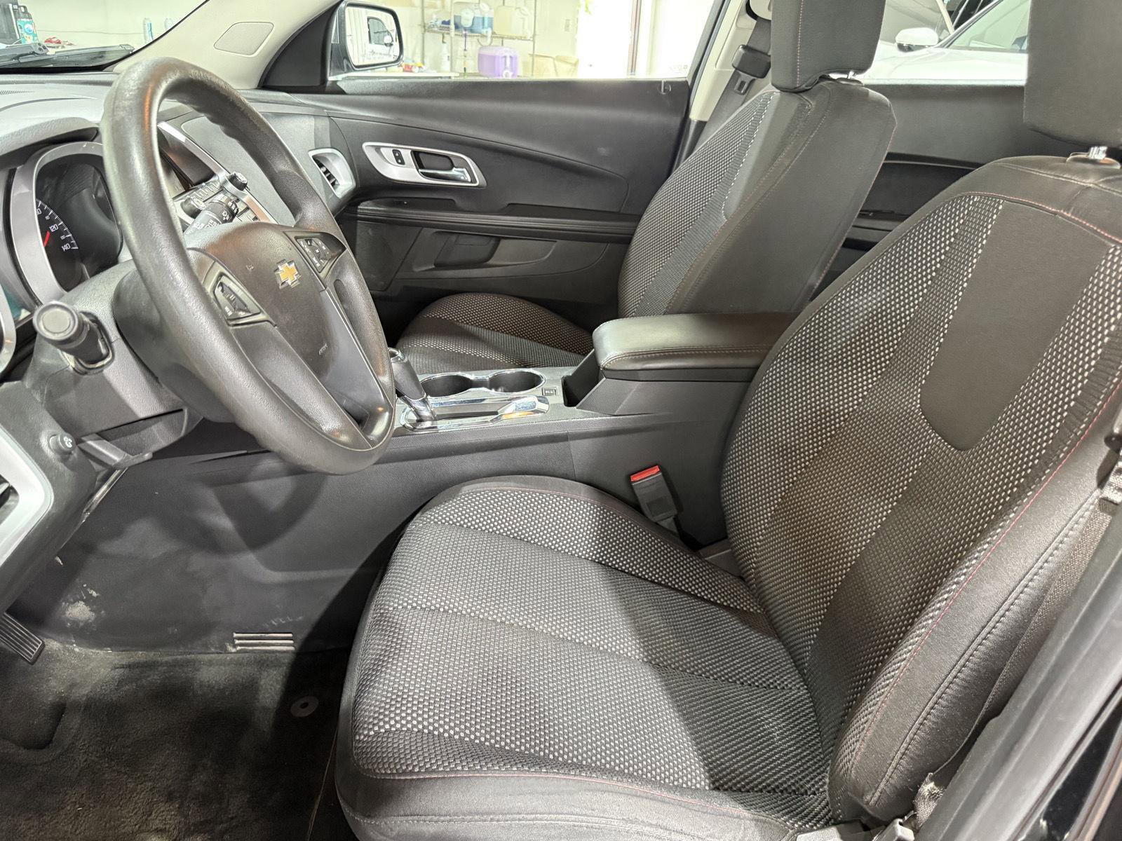 Used 2017 Chevrolet Equinox LS FWD image 17