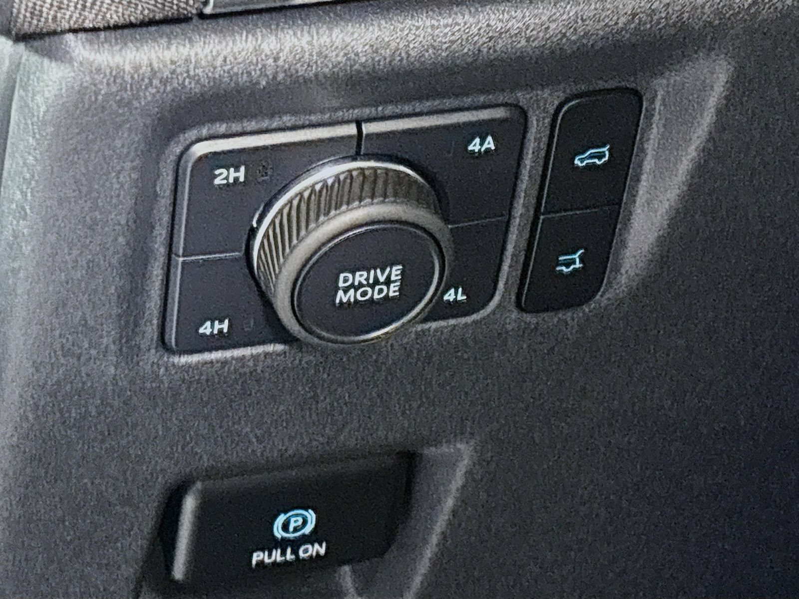 Certified 2025 Ford Expedition Active AWD/4WD image 10