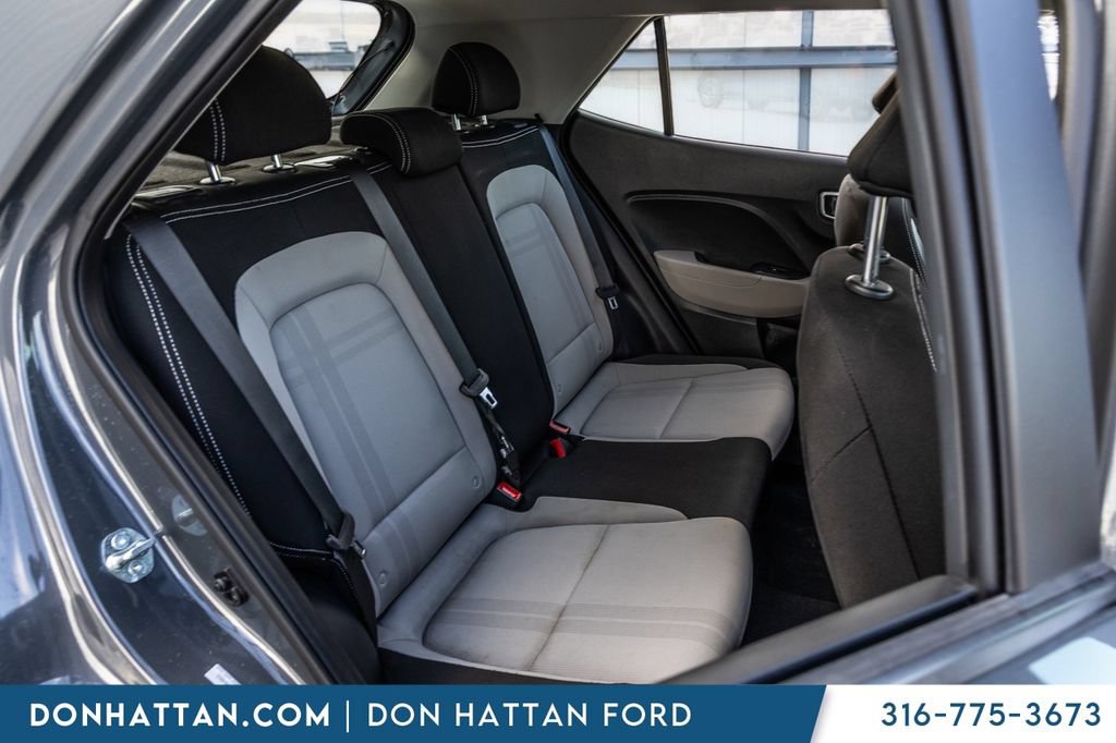 Used 2025 Hyundai Venue SEL FWD image 20