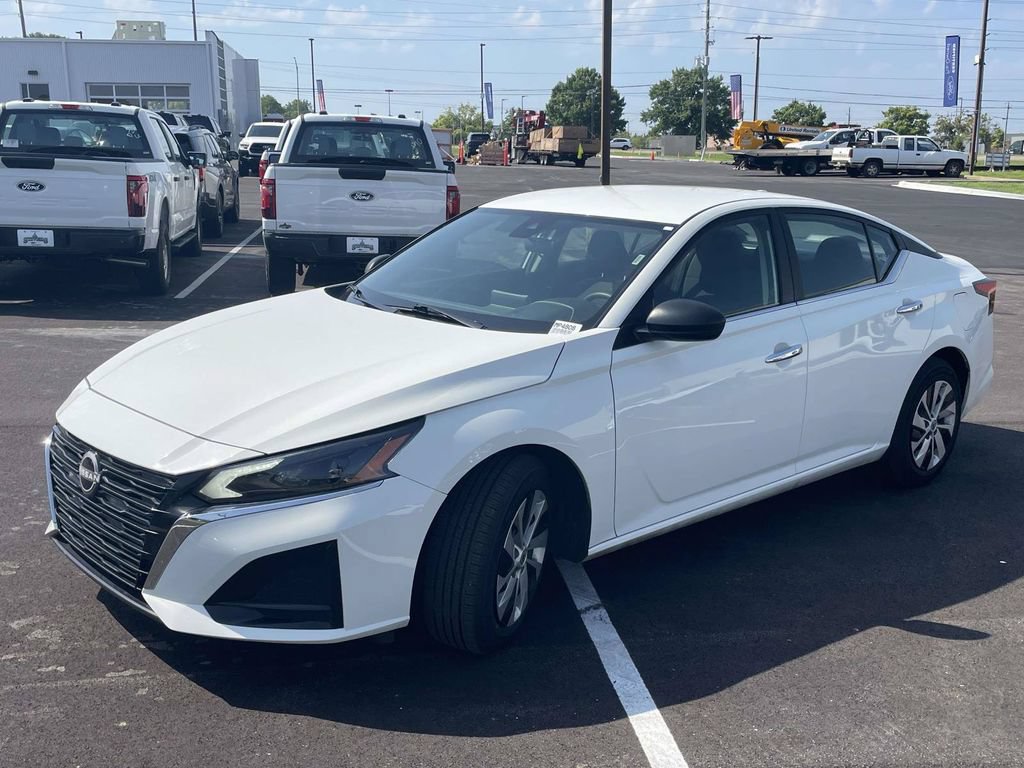 Used 2025 Nissan Altima 2.5 S FWD image 7