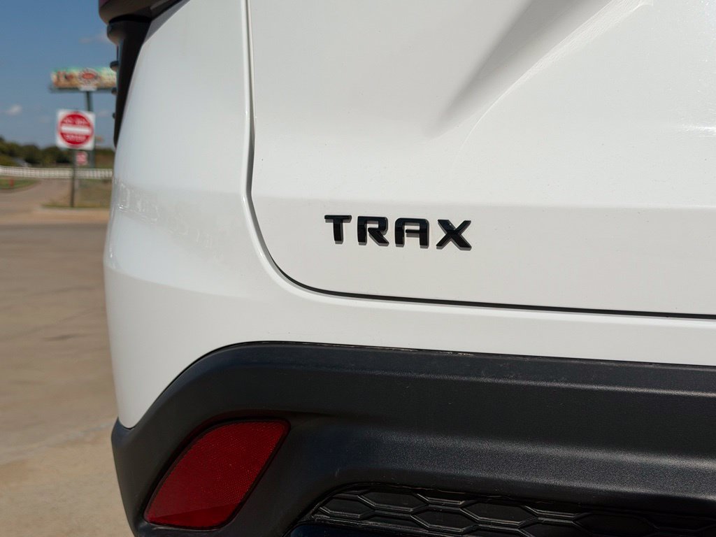 Used 2024 Chevrolet Trax RS FWD image 9