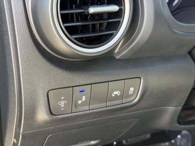 Used 2018 Hyundai Kona SEL w/ SEL Tech Package 02 FWD image 23