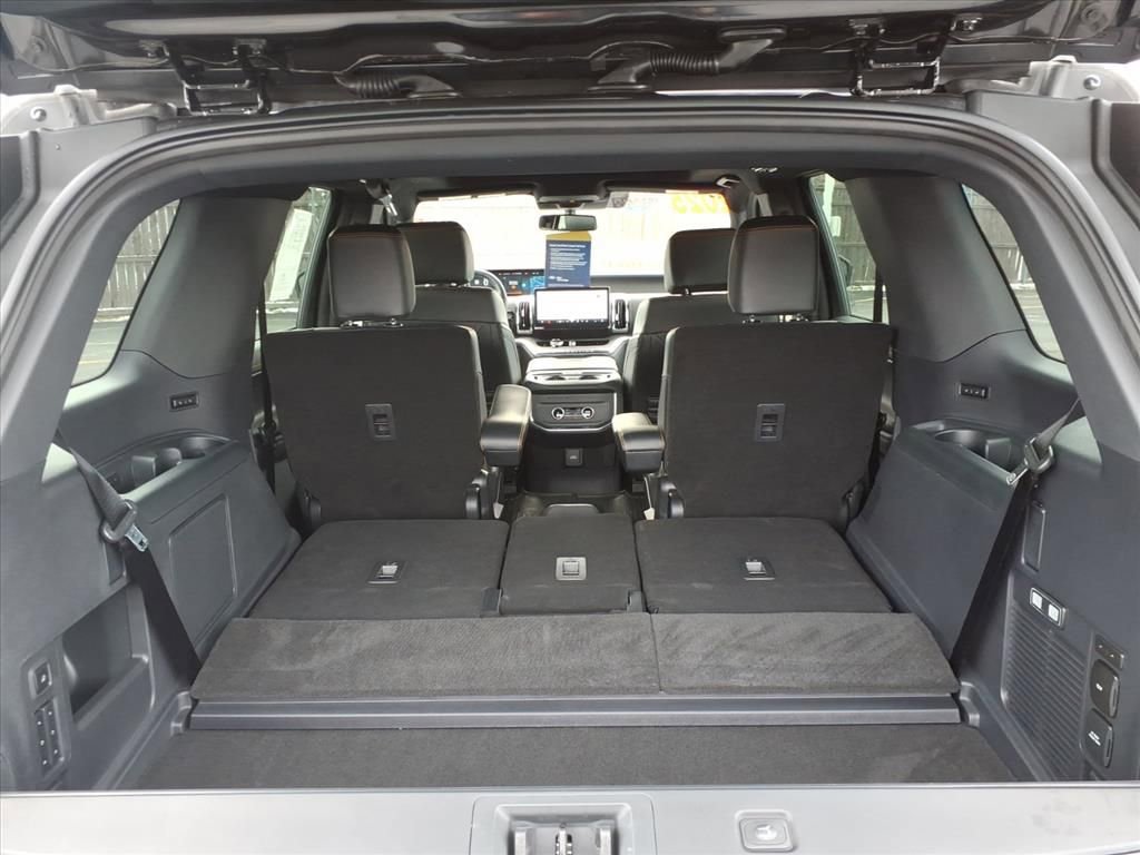 Certified 2025 Ford Expedition Tremor image 29