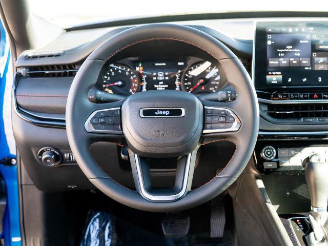 Used 2025 Jeep Compass Trailhawk image 14