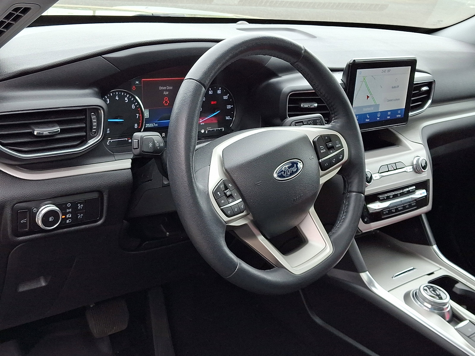 Certified 2023 Ford Explorer XLT w/ Equipment Group 202A AWD/4WD image 17