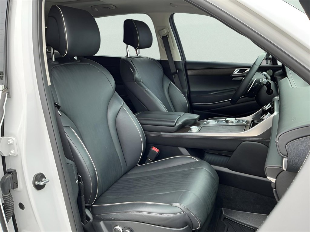 Used 2023 Genesis GV80 2.5T w/ Prestige Package image 17