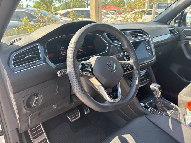 Used 2022 Volkswagen Tiguan SE R-Line image 5