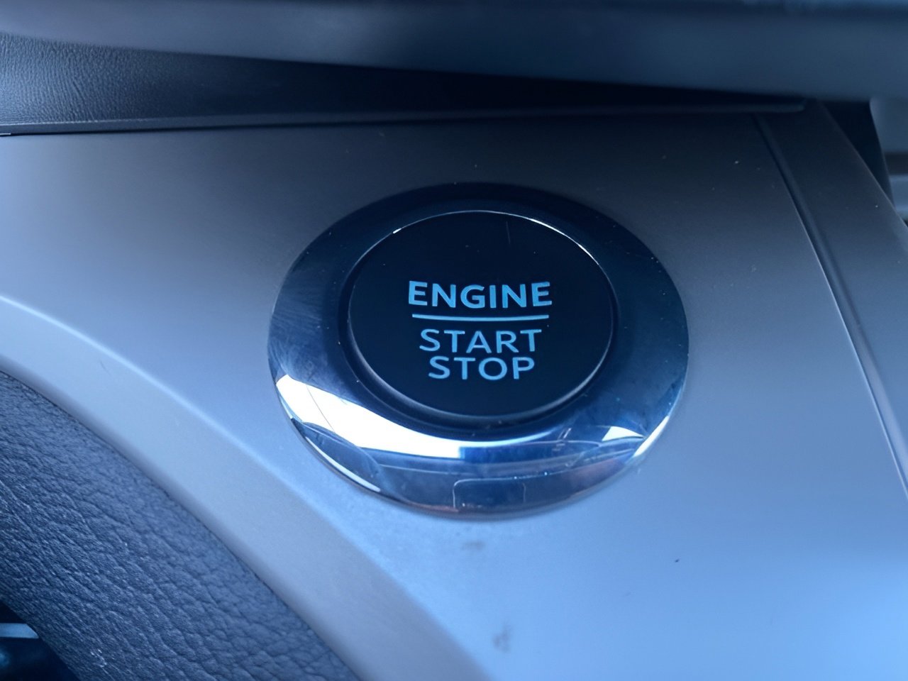 Certified 2023 Ford Explorer XLT w/ Class IV Trailer Tow Package image 23