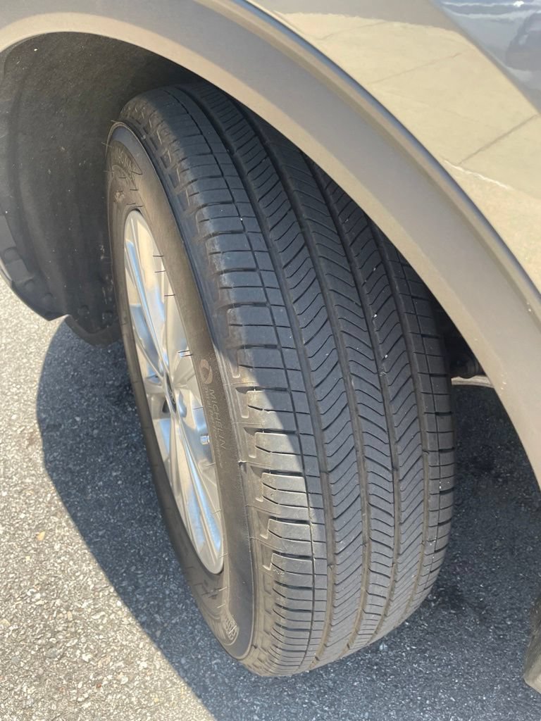 Certified 2025 Ford Escape Active w/ Tech Pack #1 FWD image 4