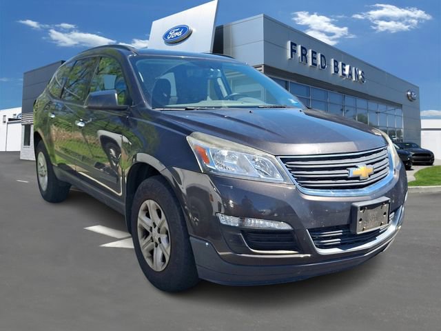 Used 2017 Chevrolet Traverse LS FWD image 1