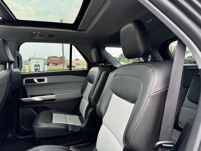 Certified 2023 Ford Explorer XLT w/ Equipment Group 202A AWD/4WD image 11